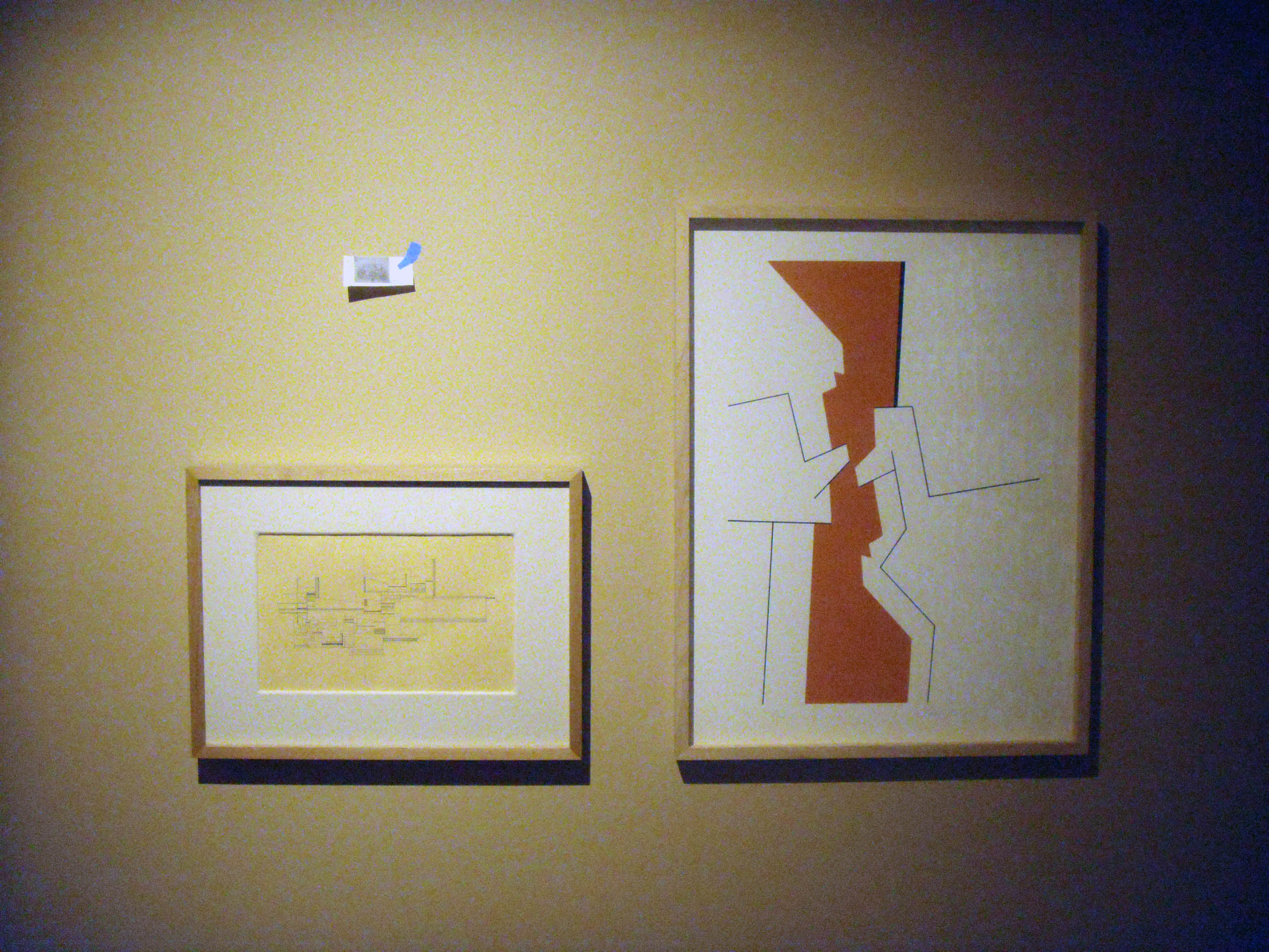 Obras parte de la exposición de Gunter Gerzson.