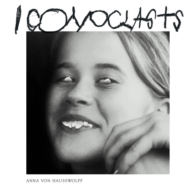 Portada del disco Iconoclasts de Anna von Hausswolff.