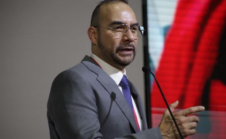 Cuarto informe de actividades del rector Luis Arriaga Valenzuela.