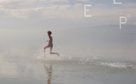 Portada del disco Help 2 de War Child Records.