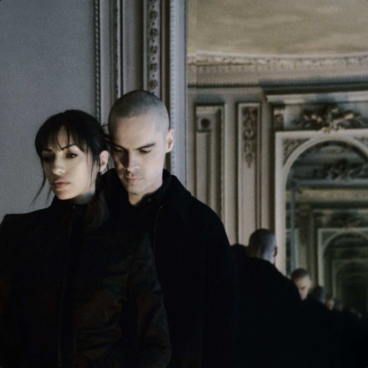 Portada del disco KHAZNA de Kiss Facility.